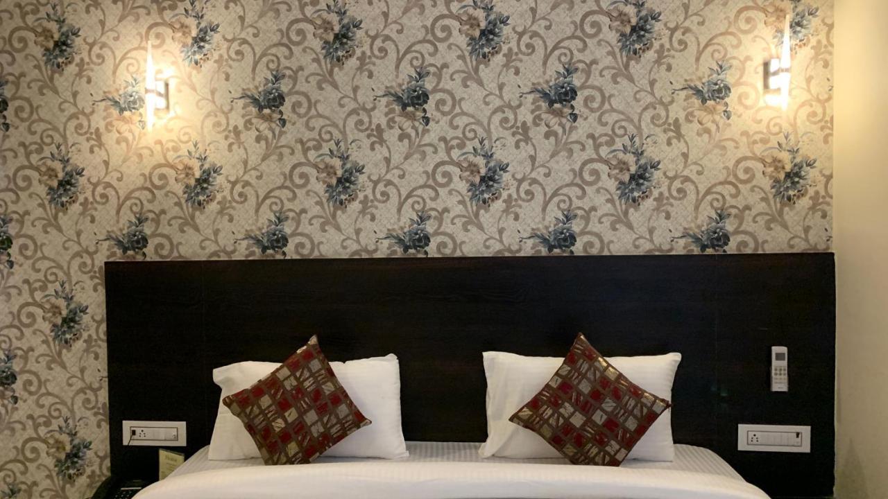 Hotel Singh'S By Wb Inn, Vashi, Navi Mumbai Kültér fotó