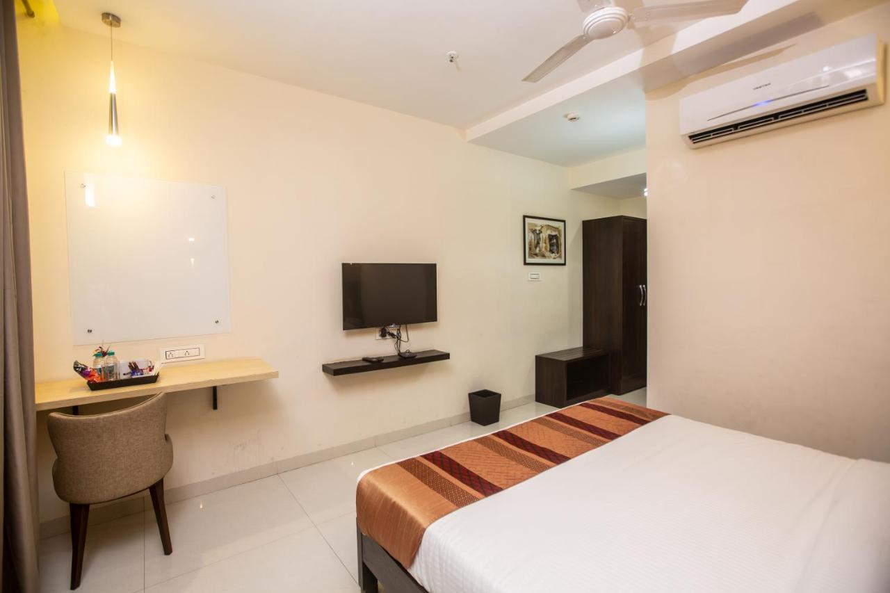Hotel Singh'S By Wb Inn, Vashi, Navi Mumbai Kültér fotó