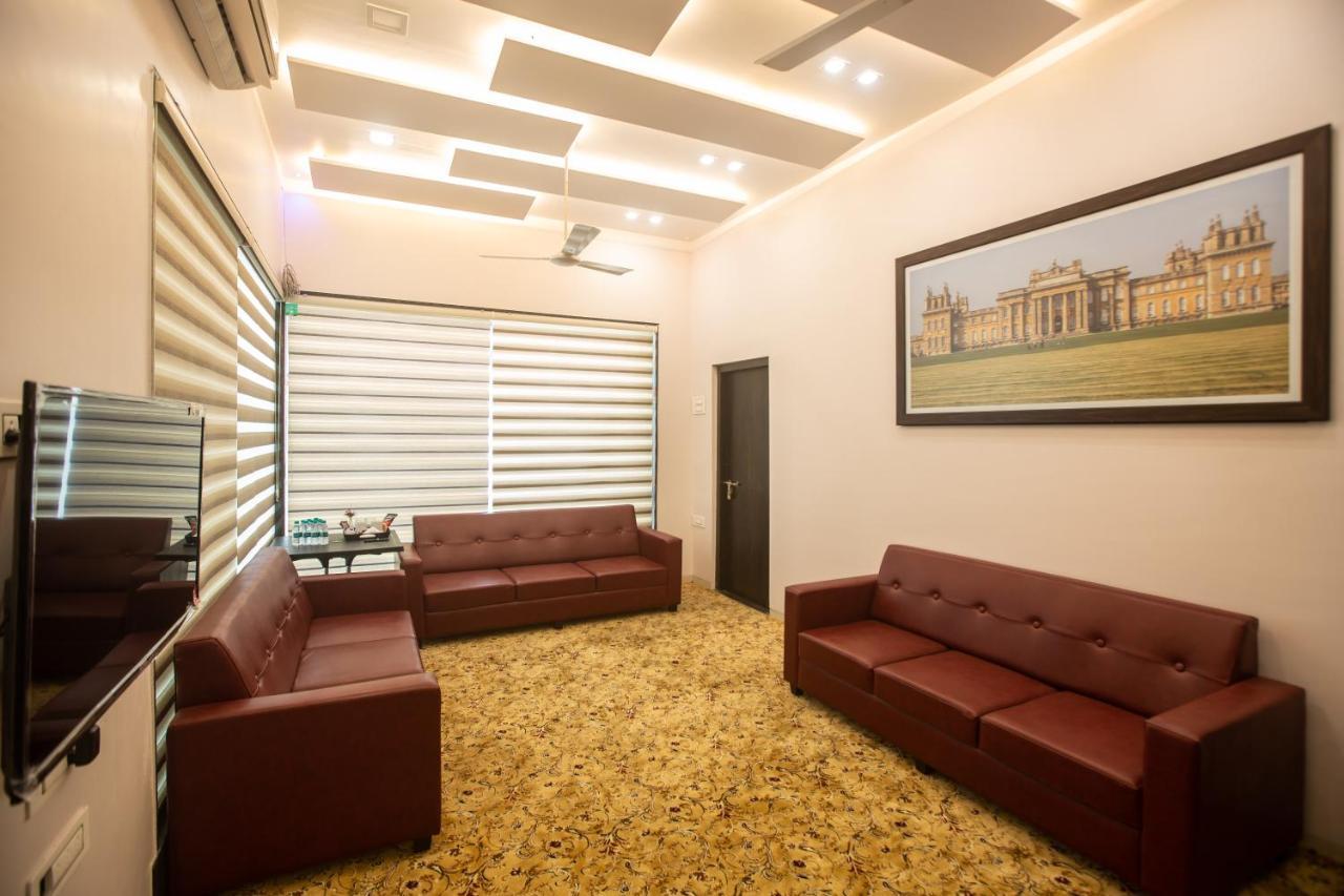 Hotel Singh'S By Wb Inn, Vashi, Navi Mumbai Kültér fotó