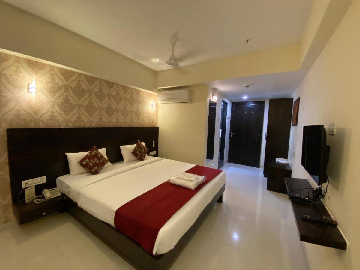 Hotel Singh'S By Wb Inn, Vashi, Navi Mumbai Kültér fotó