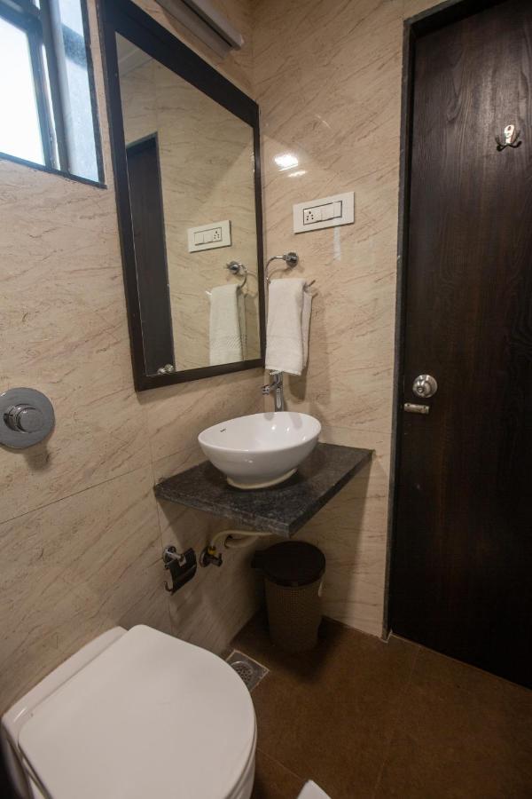 Hotel Singh'S By Wb Inn, Vashi, Navi Mumbai Kültér fotó