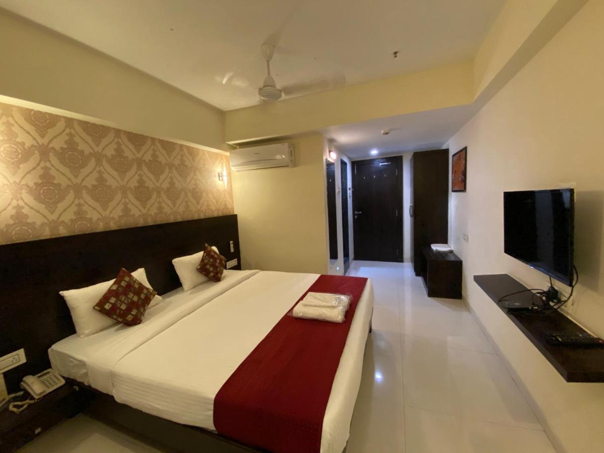 Hotel Singh'S By Wb Inn, Vashi, Navi Mumbai Kültér fotó