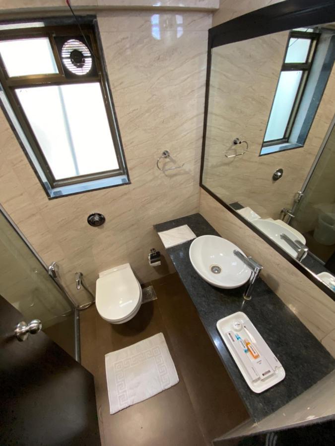 Hotel Singh'S By Wb Inn, Vashi, Navi Mumbai Kültér fotó