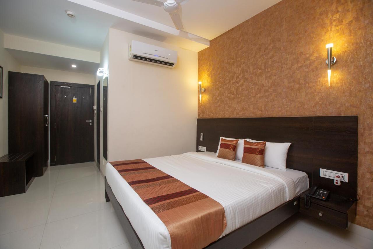 Hotel Singh'S By Wb Inn, Vashi, Navi Mumbai Kültér fotó