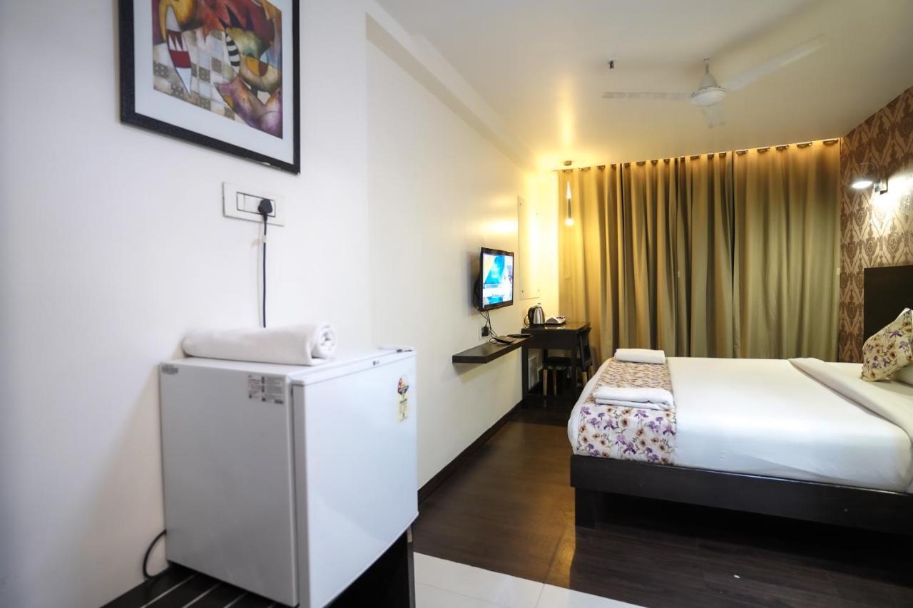 Hotel Singh'S By Wb Inn, Vashi, Navi Mumbai Kültér fotó