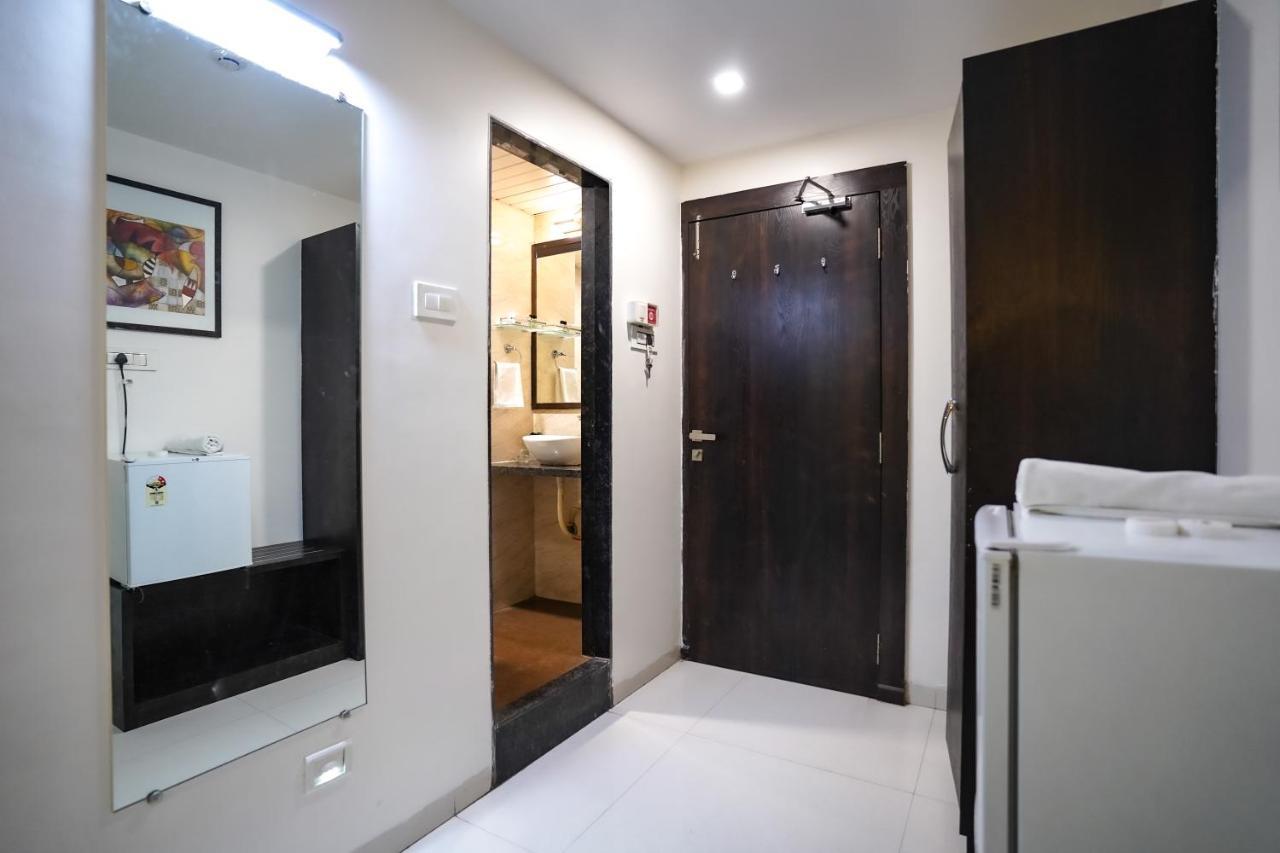 Hotel Singh'S By Wb Inn, Vashi, Navi Mumbai Kültér fotó
