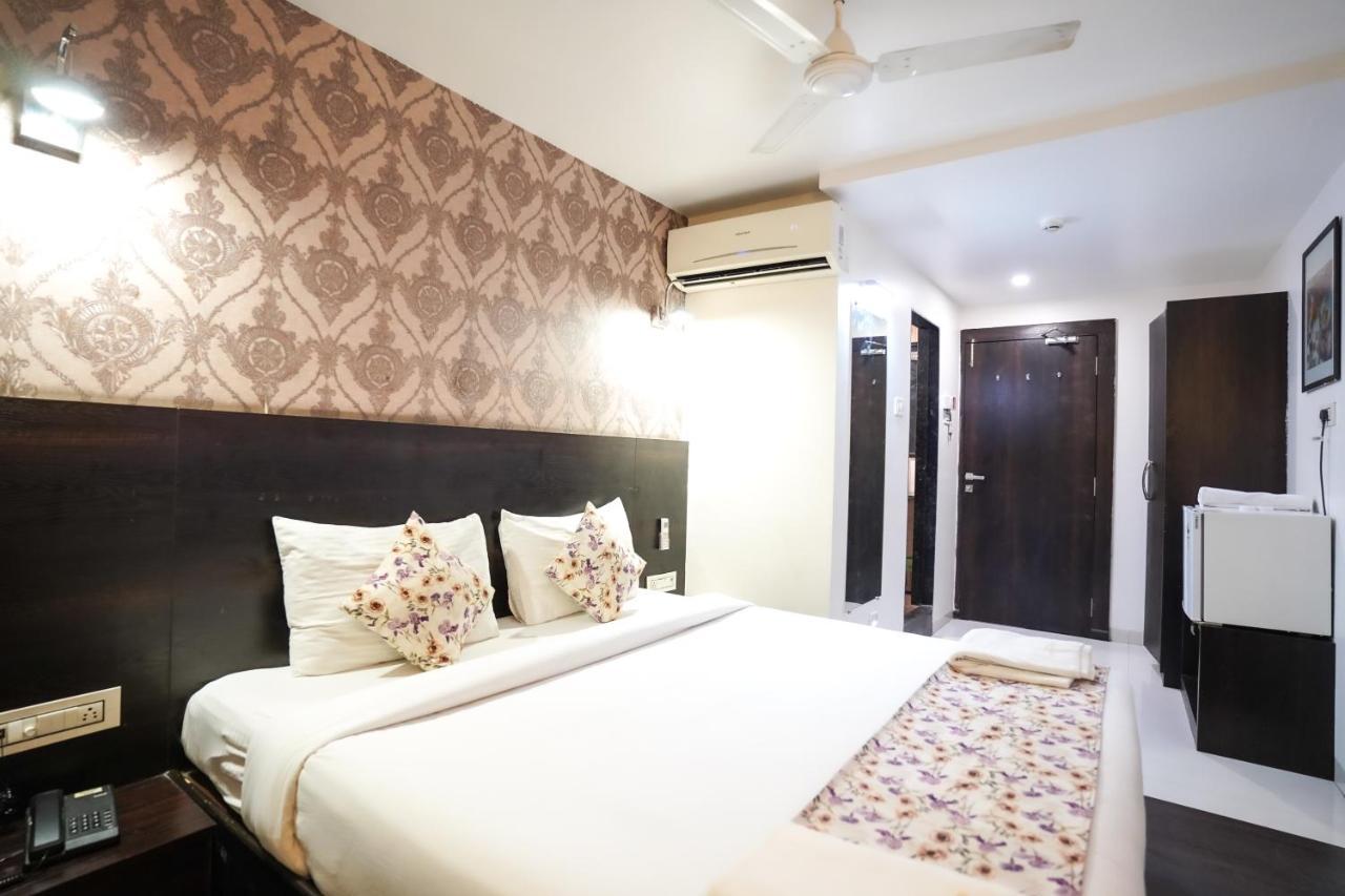 Hotel Singh'S By Wb Inn, Vashi, Navi Mumbai Kültér fotó