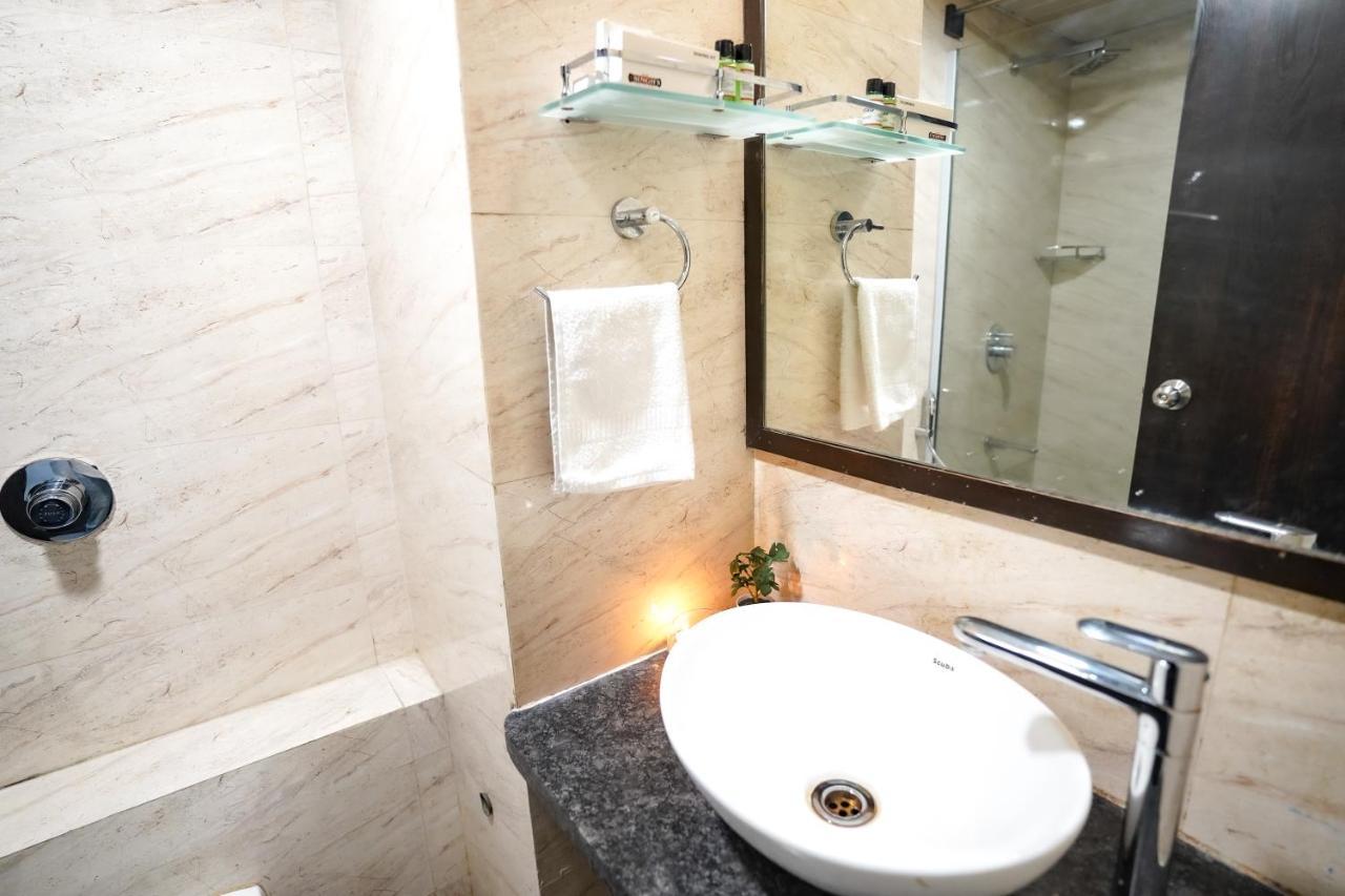 Hotel Singh'S By Wb Inn, Vashi, Navi Mumbai Kültér fotó